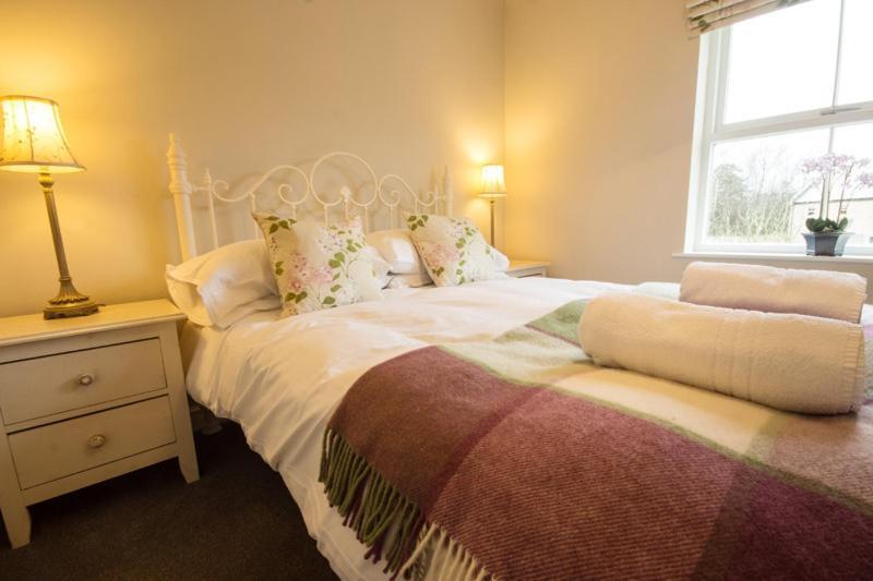 Haddon Cottage - Darwin Lake Holiday Village Матлок Екстериор снимка